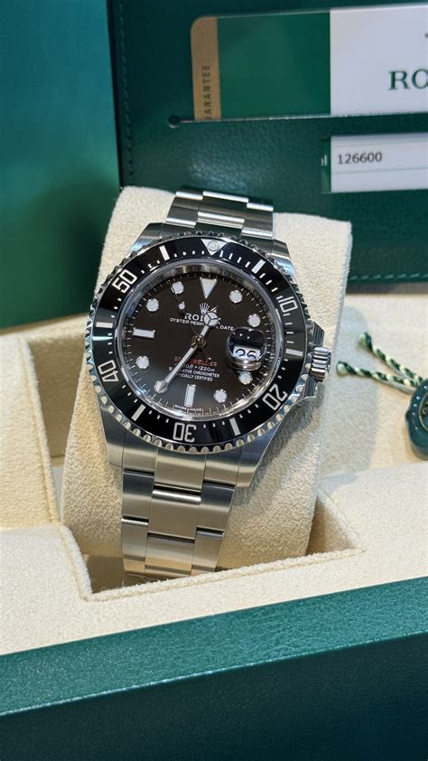 Rolex Sea Dweller 126600 Scritta Rossa : tendenza di mercato.